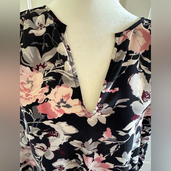 Joie Floral Silk Blouse Size Small - Picture 4 of 7